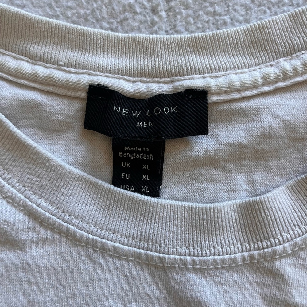 New Look Cream Graphic Tee - Picture 3 of 3